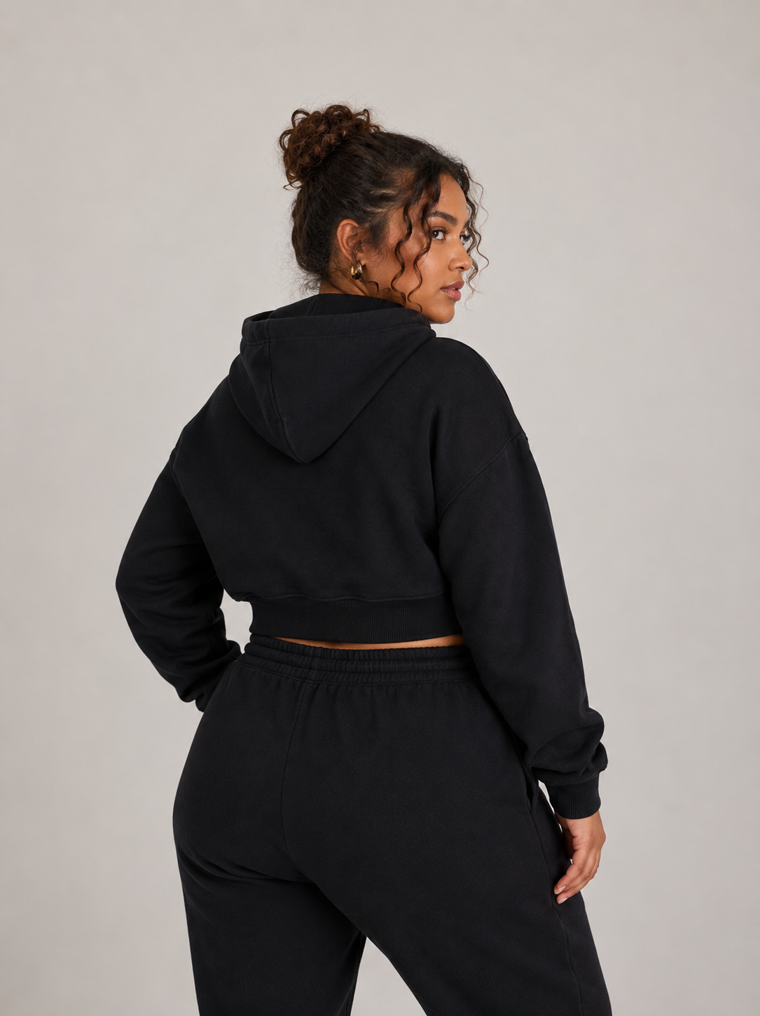 ESSENTIAL CROPPED ZIP-UP HOODIE