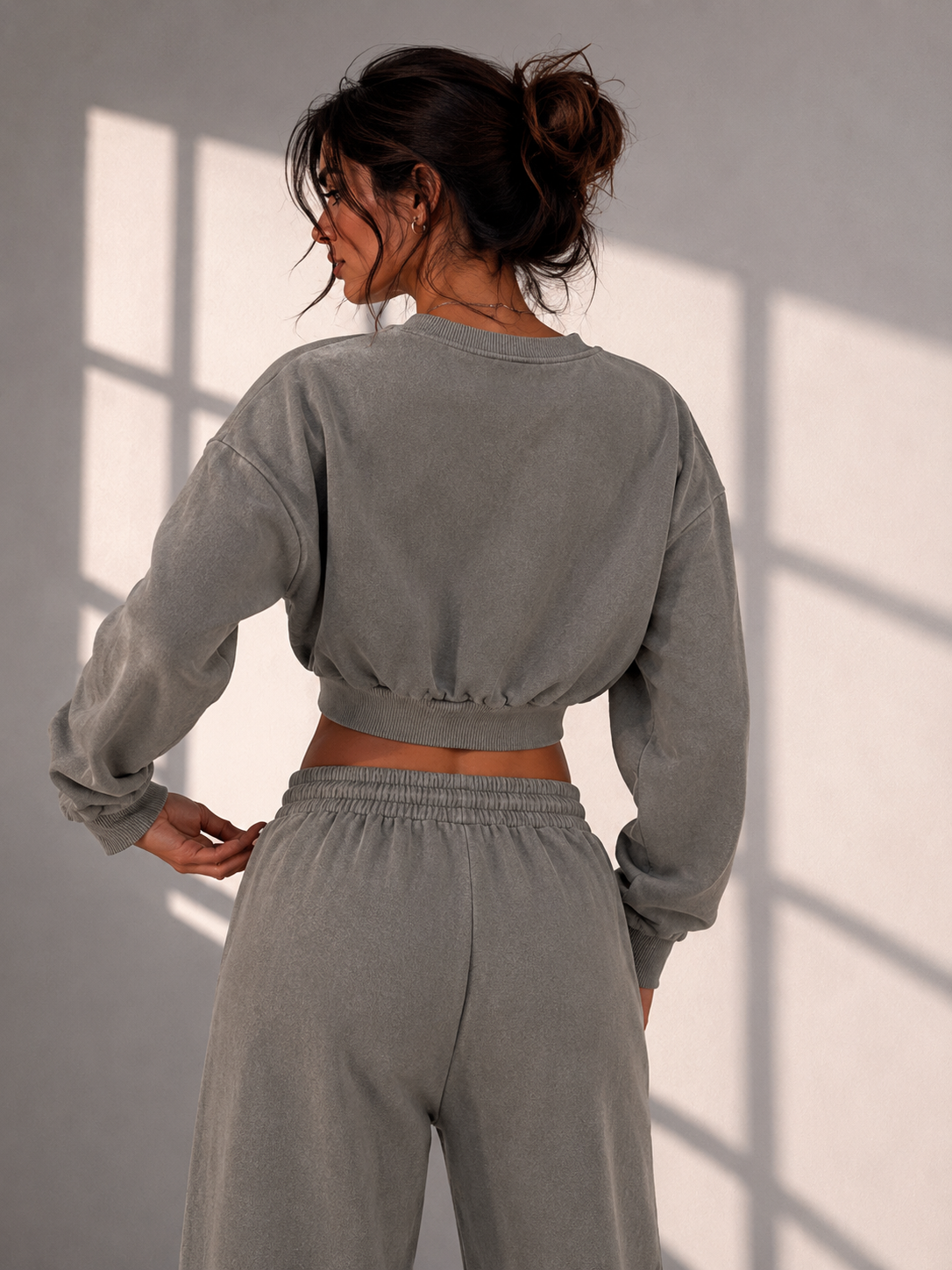 VINTAGE WASHED CROPPED SWEATSHIRT