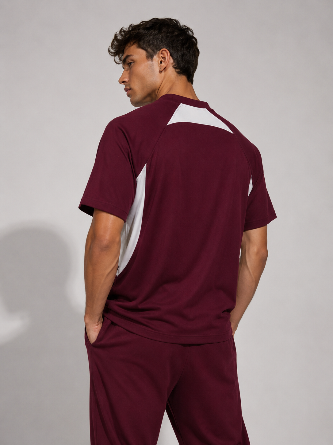 CONTRAST PANEL PERFORMANCE T-SHIRT