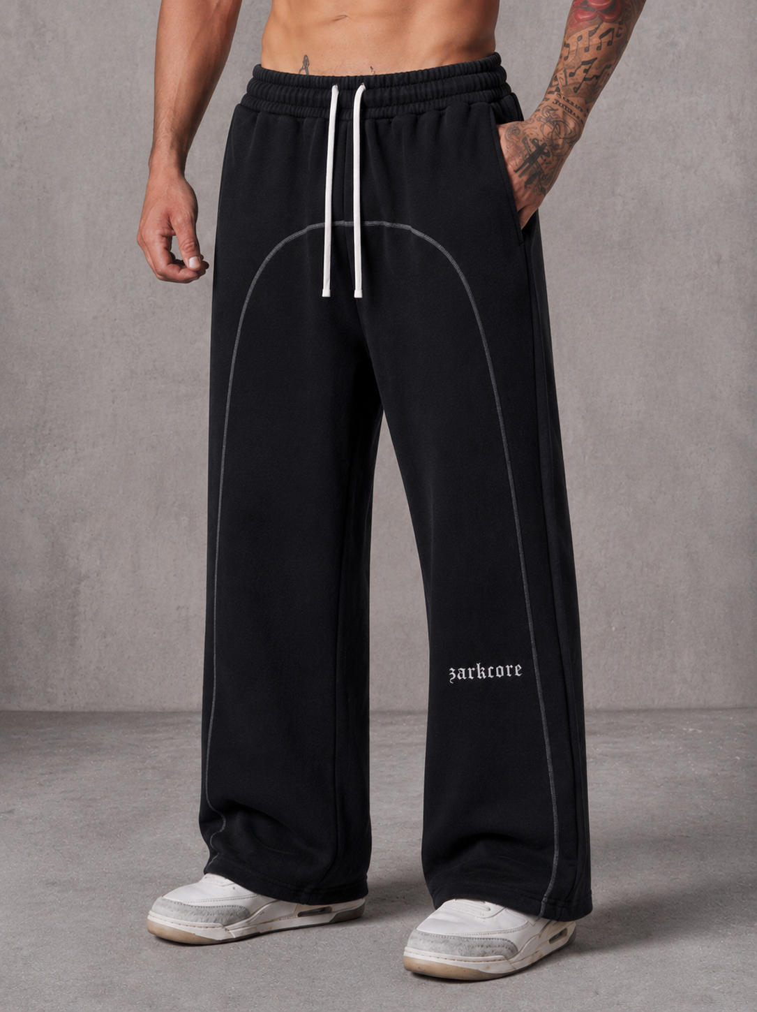 CONTRAST-STITCHED FLEECE SWEATPANTS