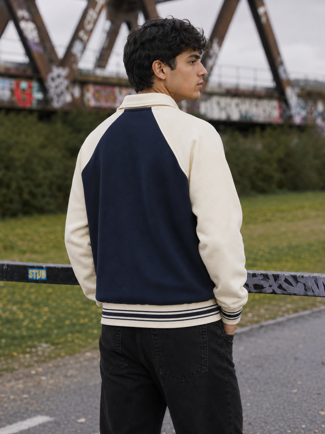 CONTRAST RAGLAN SLEEVE BASEBALL JACKET