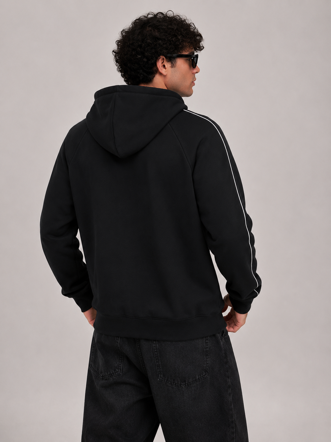 HEAVYWEIGHT RAGLAN SLEEVE ZIP HOODIE