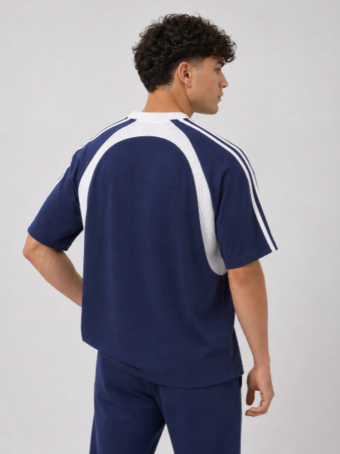 CONTRAST STRIPES PANEL MESH T-SHIRT